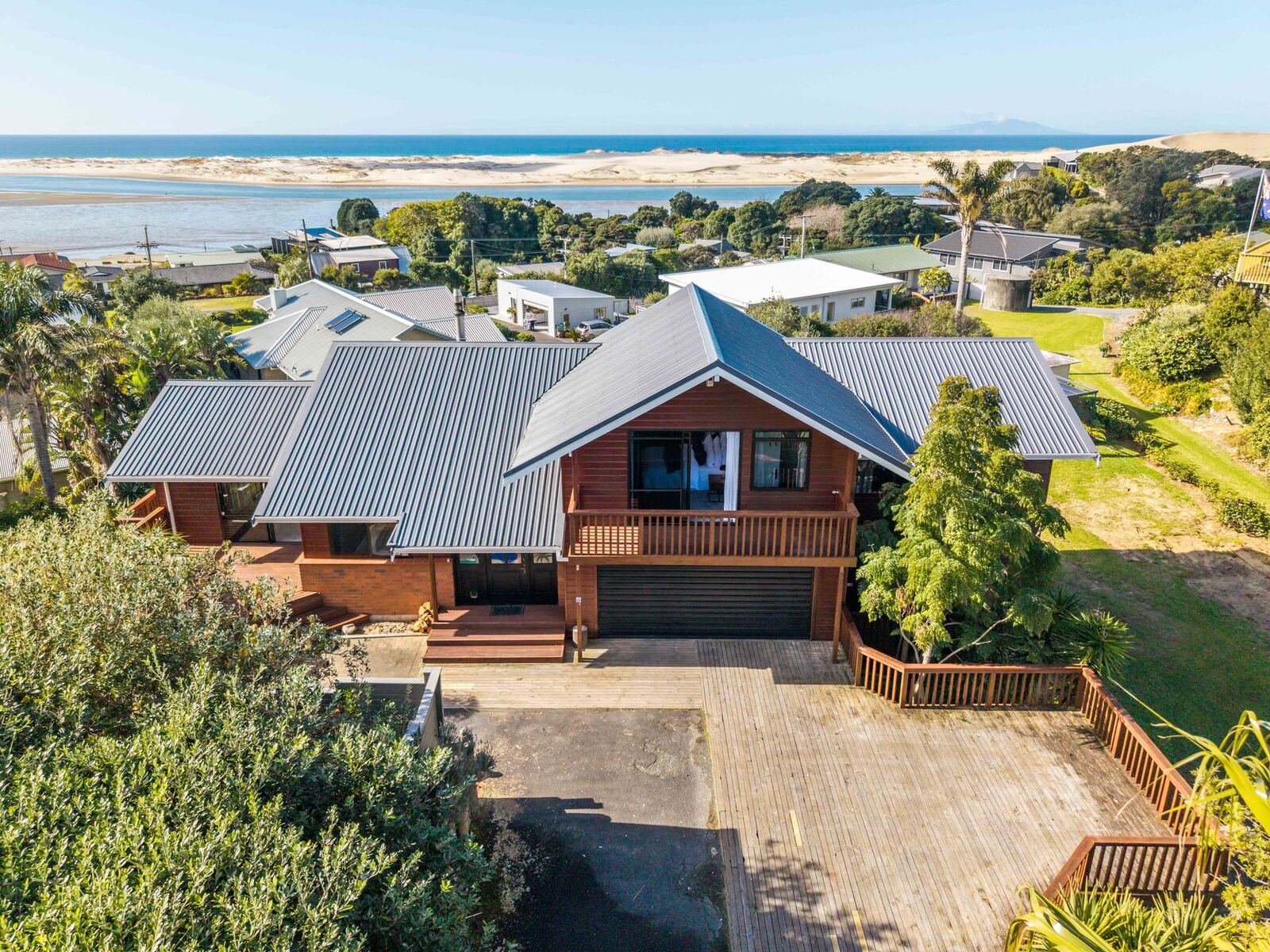 5 bedroom home sold with Megan Hetges at 21 Devon Street, Mangawhai Heads — Arizto Real Estate